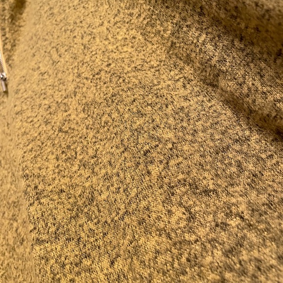 Long sleeve shirt with half zipper - Picture 5 of 5